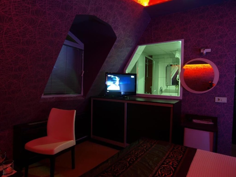 TIMYA HOTEL 36/55