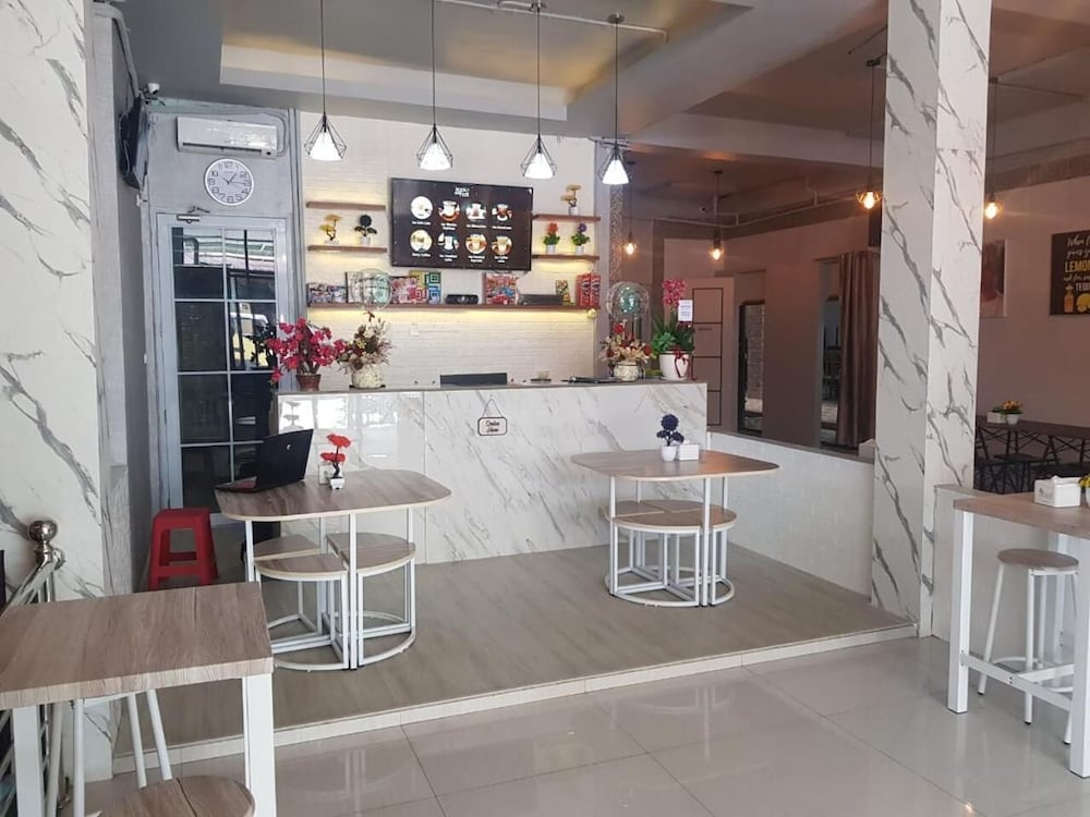 Nasional Hotel 34/44
