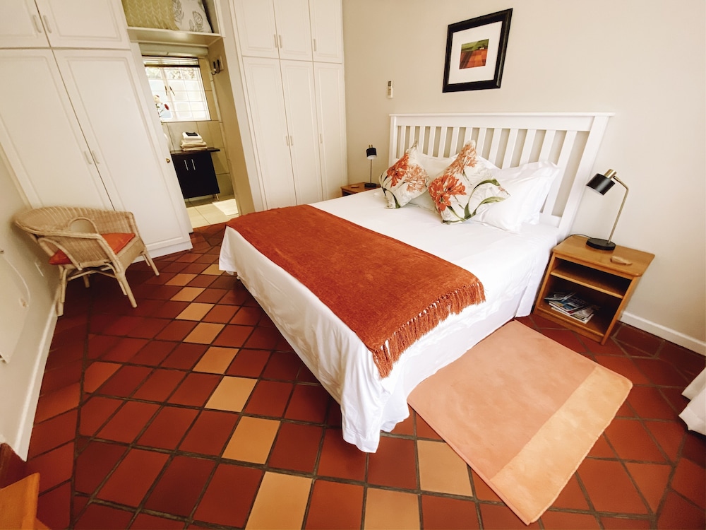 2 BEDROOMS, FAMILY, COTTAGE