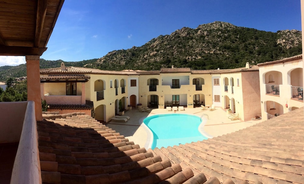 Hotel Monti Di Mola 5/61