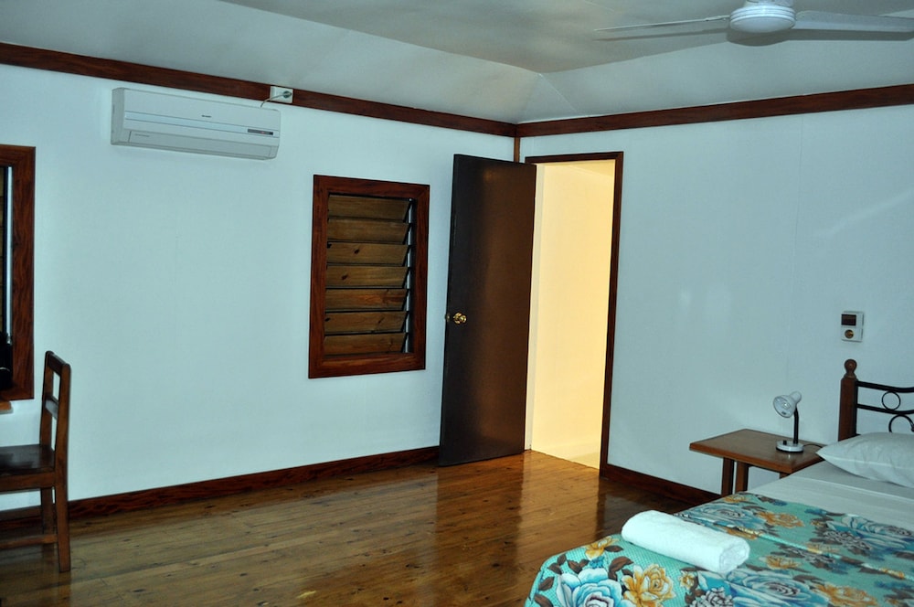 Ratu Kini Backpackers & Dive Resort 35/67