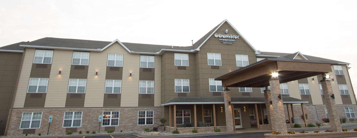 Country Inn & Suites by Radisson, Moline Airport 2/28
