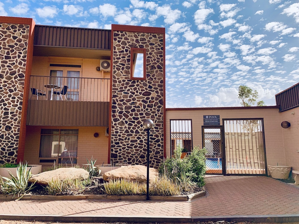 Desert Cave Hotel 1/50