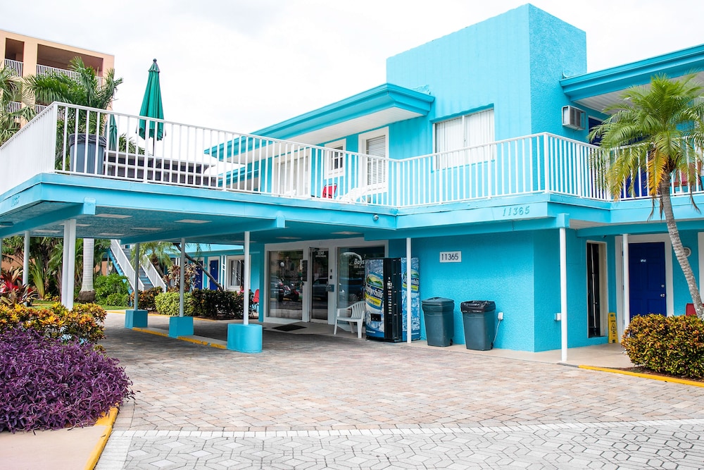 The Bayside Inn Marina 4/68
