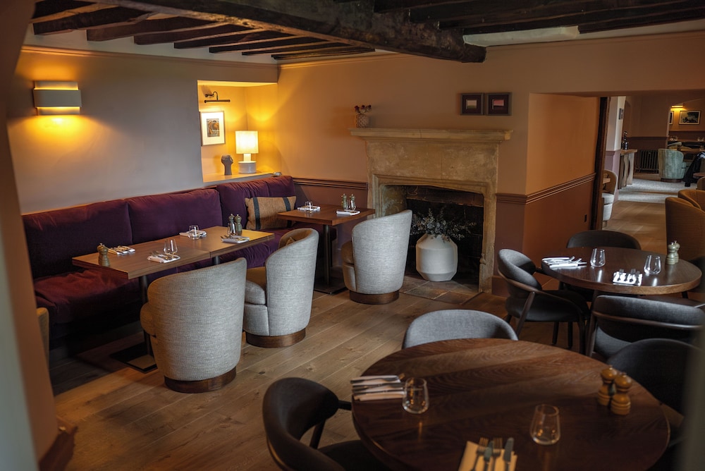 Charingworth Manor 32/50