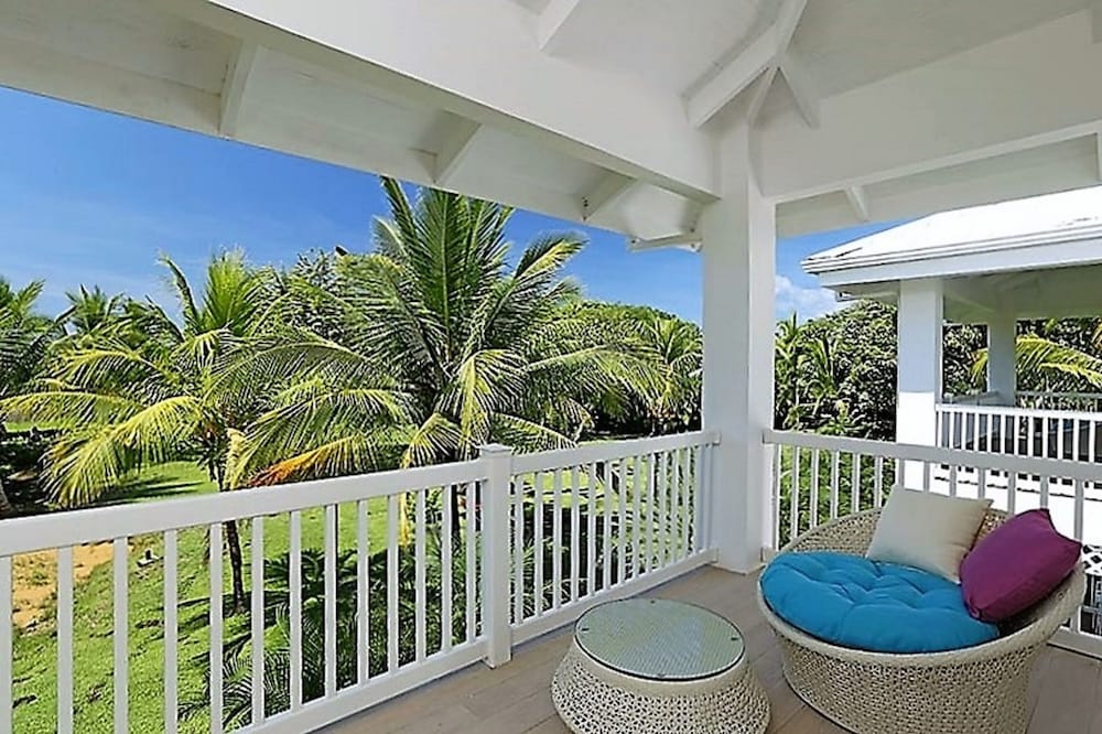 Azul Ocean Club Hotel 46/68