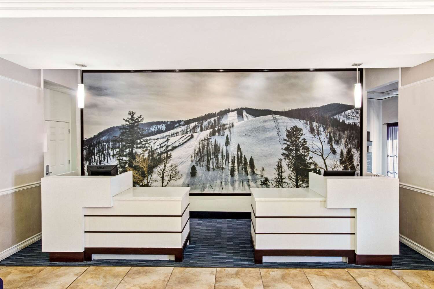 La Quinta Inn & Suites by Wyndham Ruidoso Downs 4/55