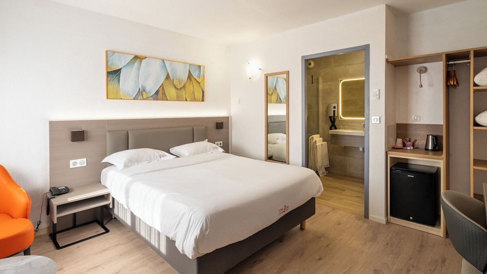 HOTEL TAMBOURIN 10/40