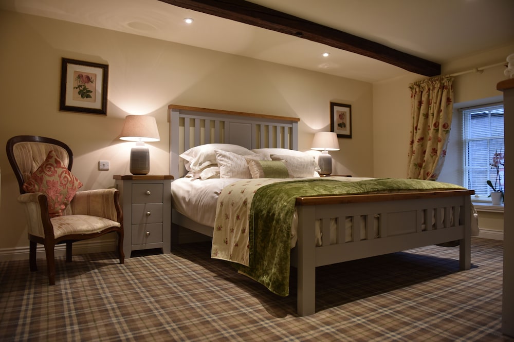 The Moon Inn at Stoney Middleton 12/39