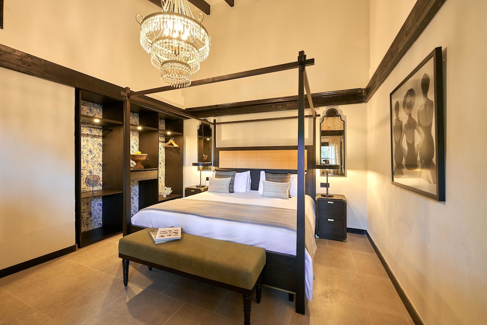 Deluxe, King Bed, Pool View, Pool Side، Hotel Son Moli Country House 3/10