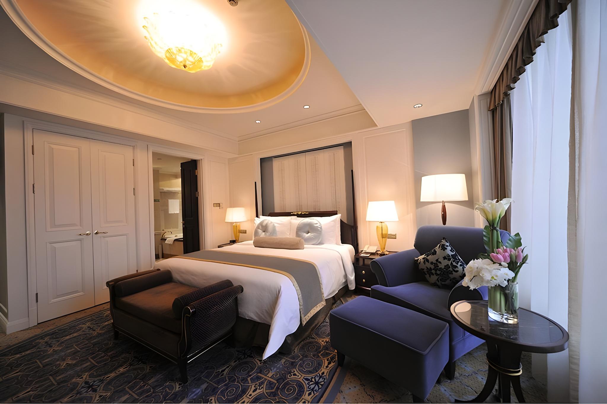 Standard, King Bed