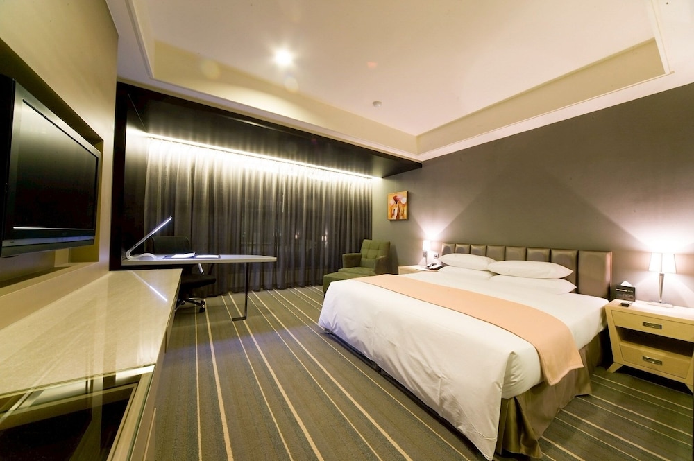 Urban Hotel 33 35/69