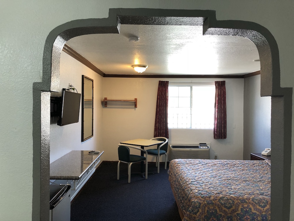 Starlight Inn Valley Blvd 18/29
