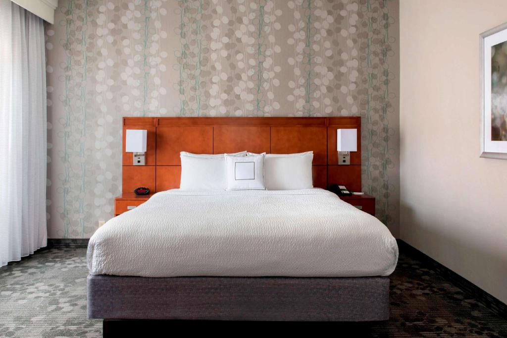 غرفة بسرير كينج لذوي الإعاقة، Sonesta Select Newport Middletown 4/5
