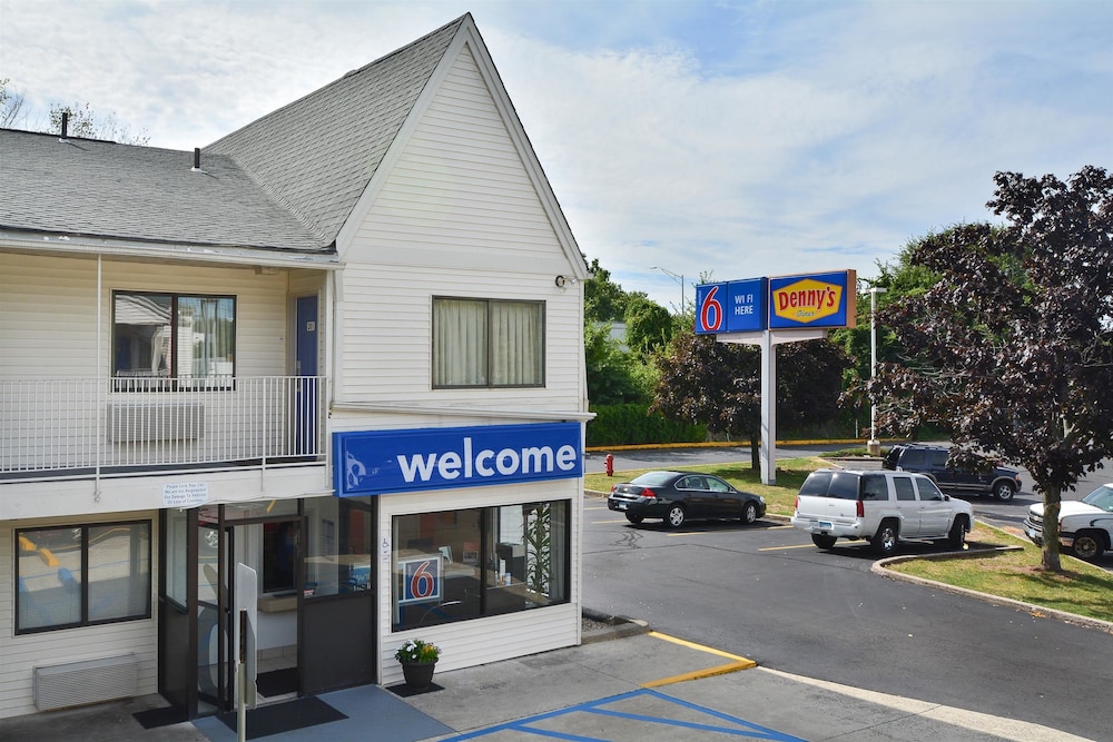 Motel6 Southington, CT - Hartford in SOUTHINGTON - CT