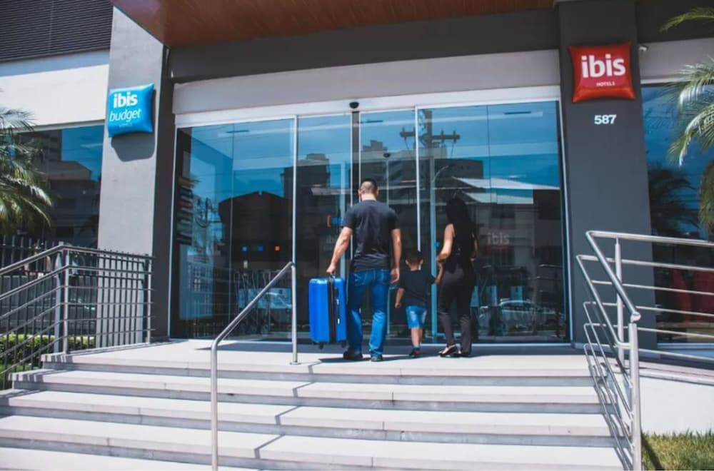 Ibis Navegantes Itajai 8/65