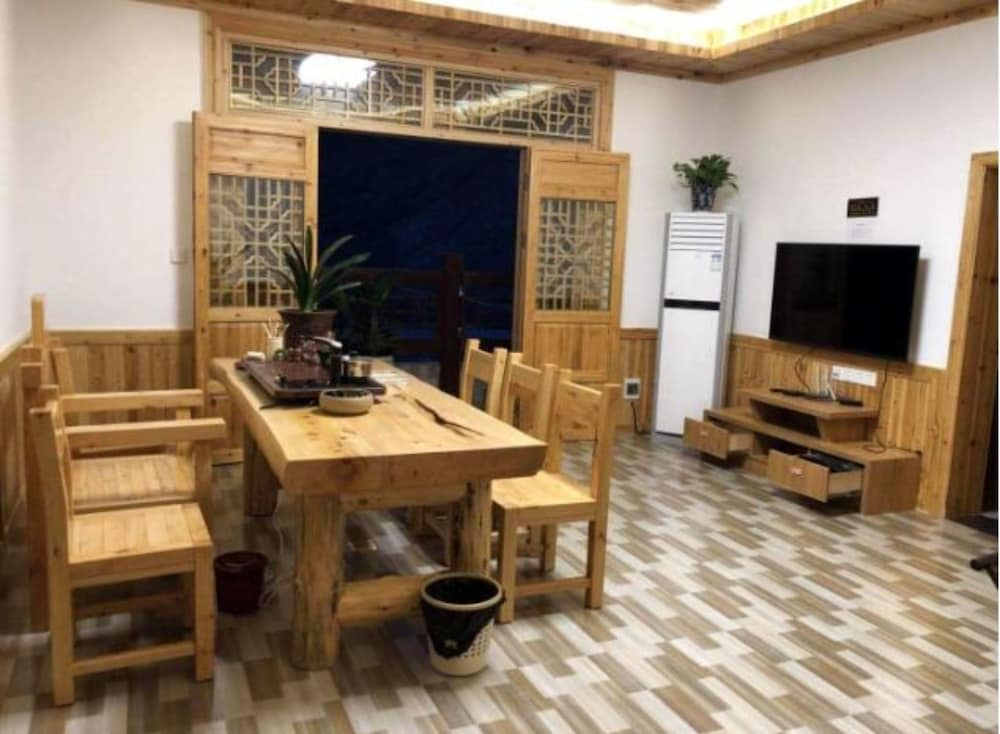 Zhangjiajie Yunqi Inn 9/10