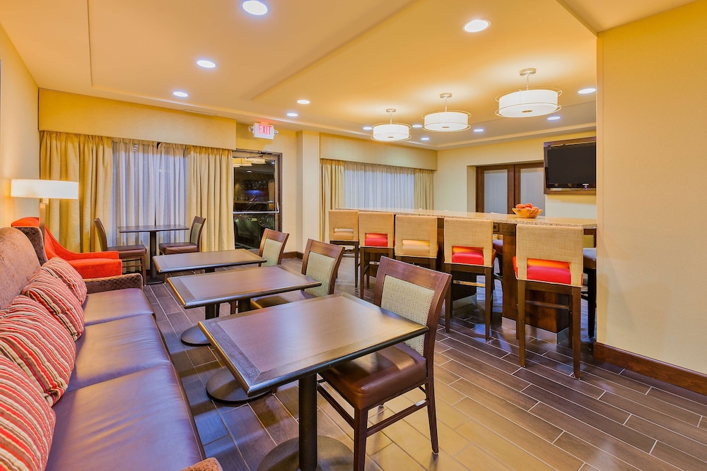 Hampton Inn Conyers 35/44