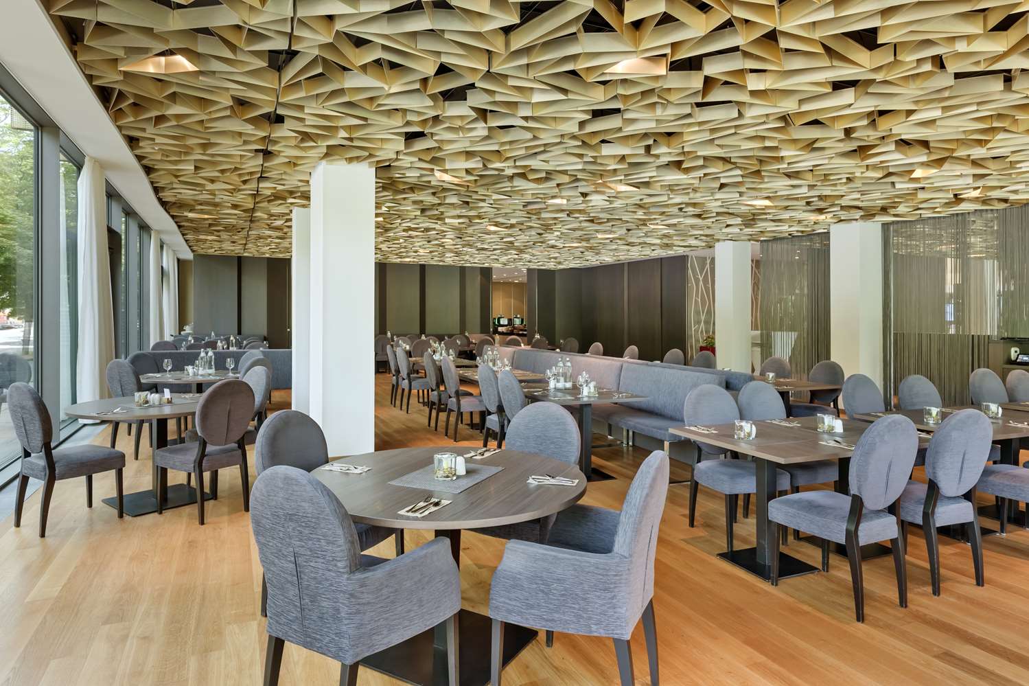 restaurant cafeteria