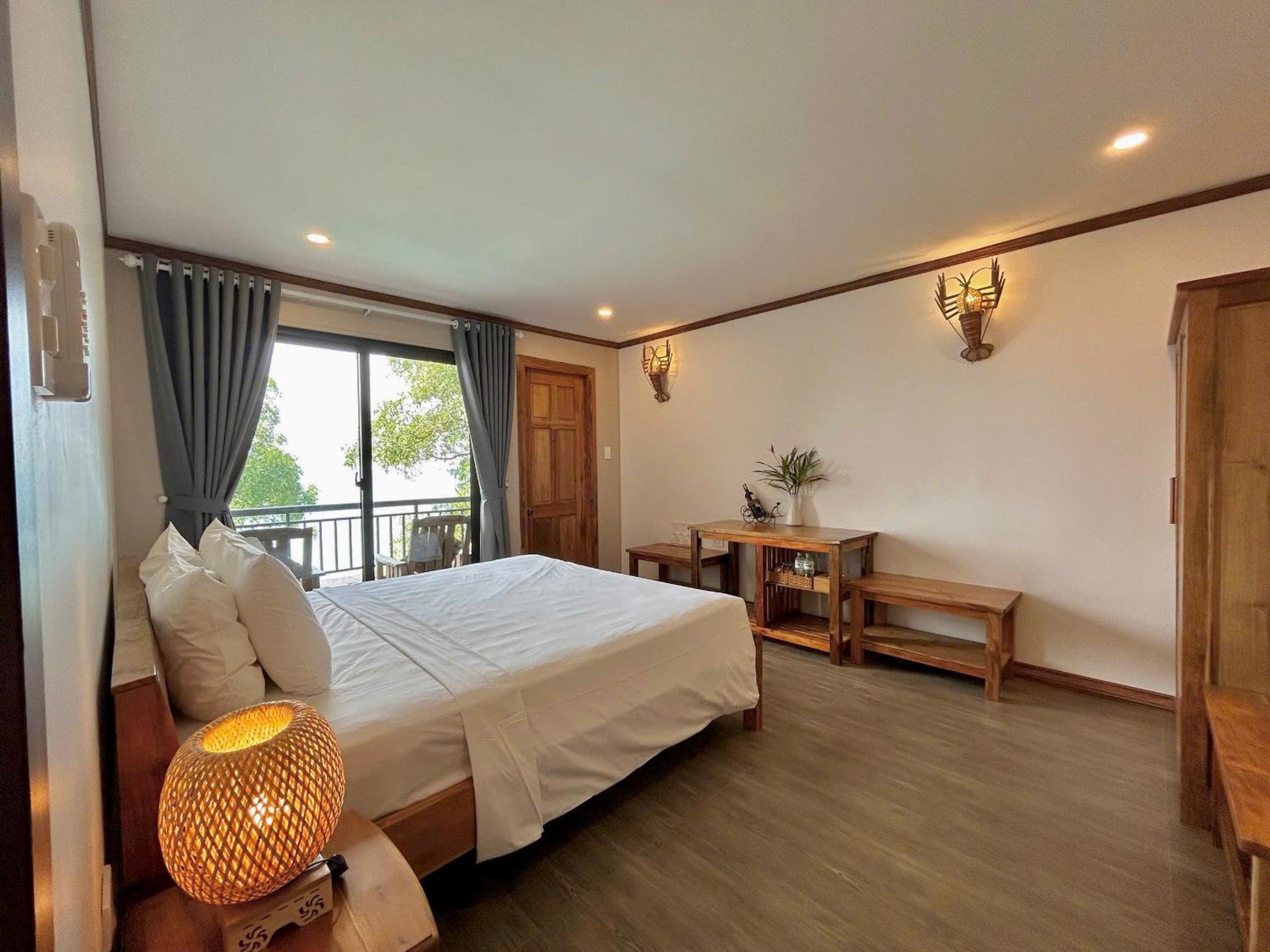 Sky, Family, Double and Twin Beds, Sea View