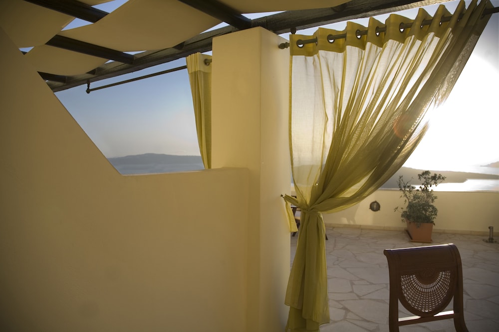 Asha Luxury Suites - Adults Only 52/67