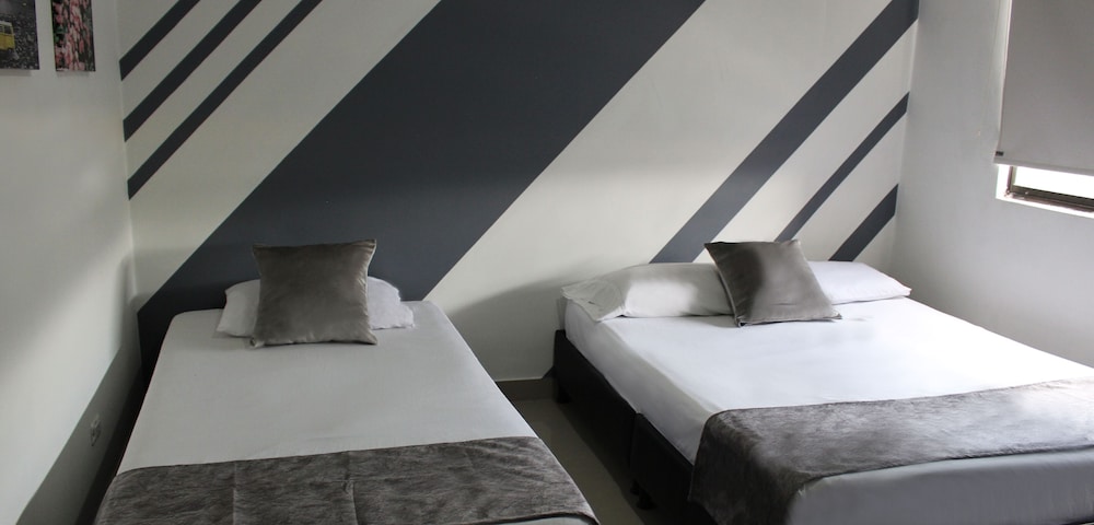 33Hotel 13/47