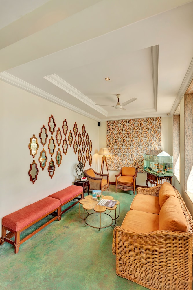Club Mahindra Acacia 12/35
