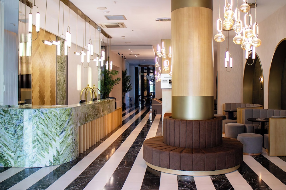 Modernity Hotel 3/37