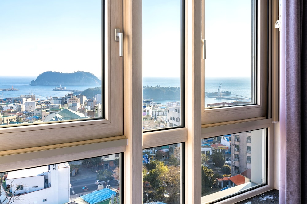 Shin Shin Hotel Seogwipo 40/50