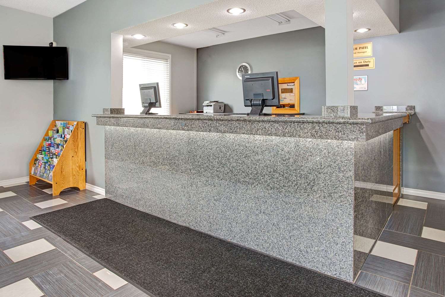 Howard Johnson by Wyndham Gananoque 3/30