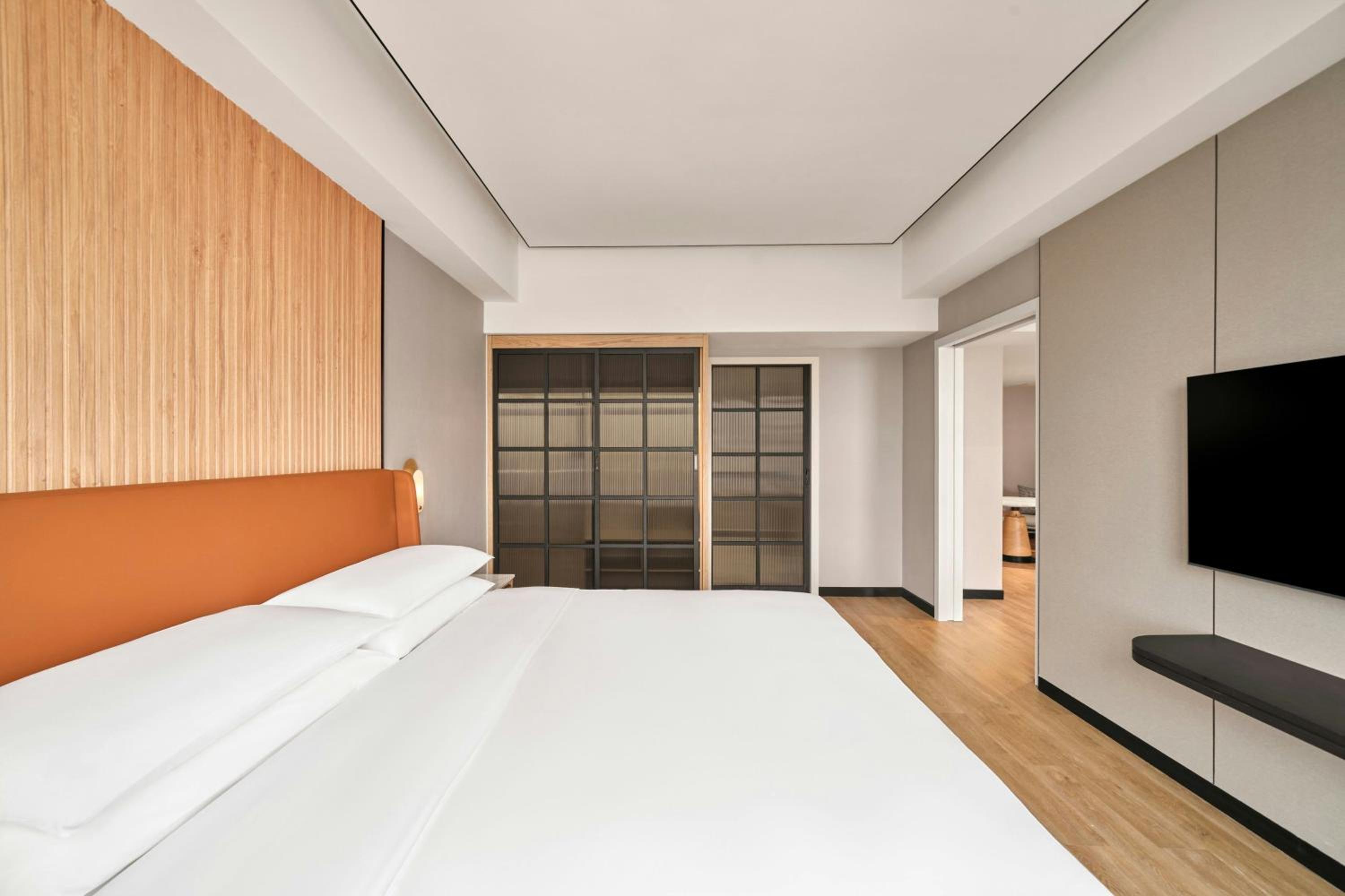 1 Bedroom, Executive, Suite, King Bed, Club Floor