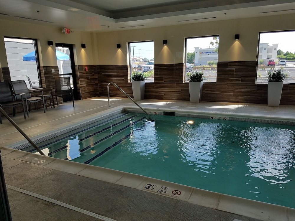 Fairfield Inn Suites Springfield Holyoke 15/35