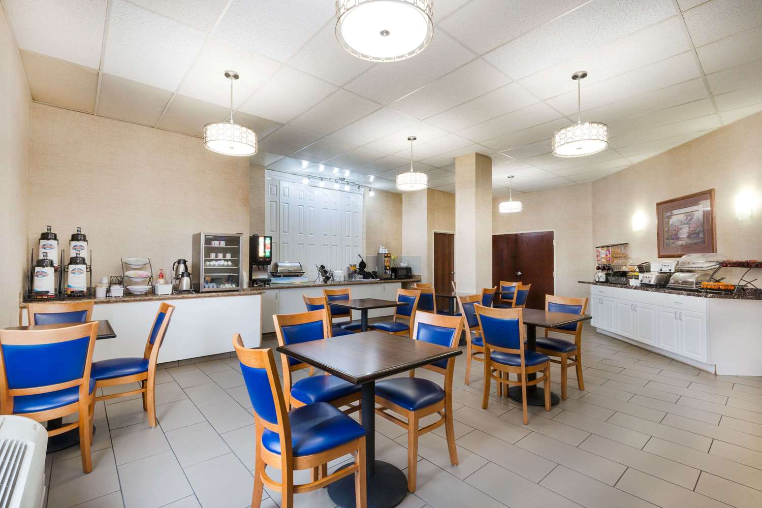 Baymont By Wyndham Colorado Springs 7/11