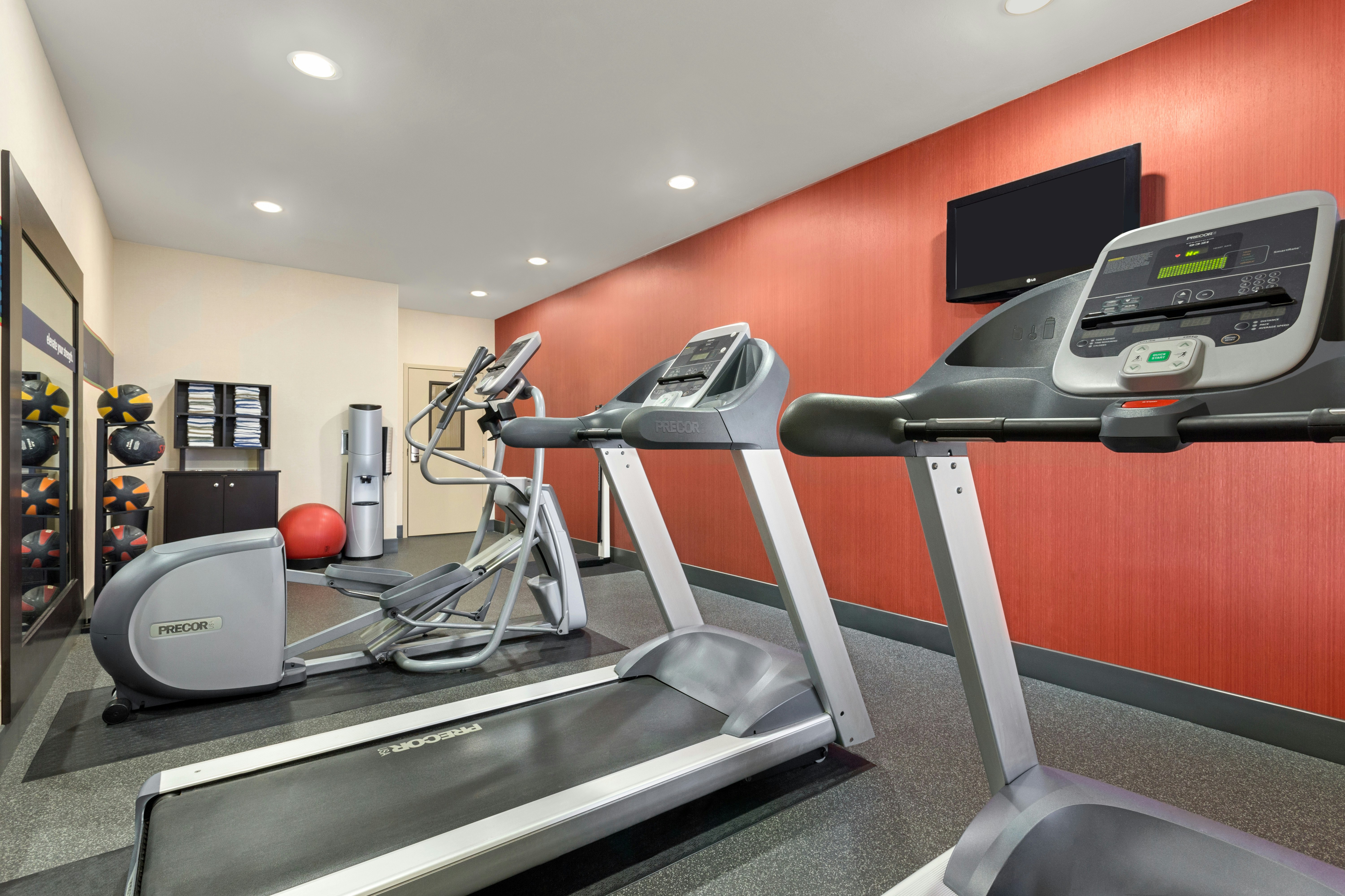 Hampton Inn Wichita-East 26/39
