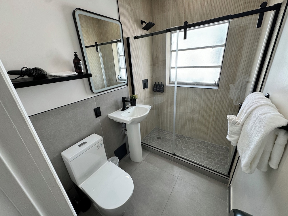 Miami Beach International Hostel 64/66