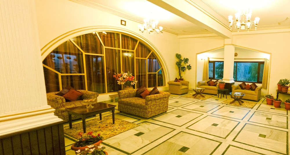 Whistling Pines Resort 35/50