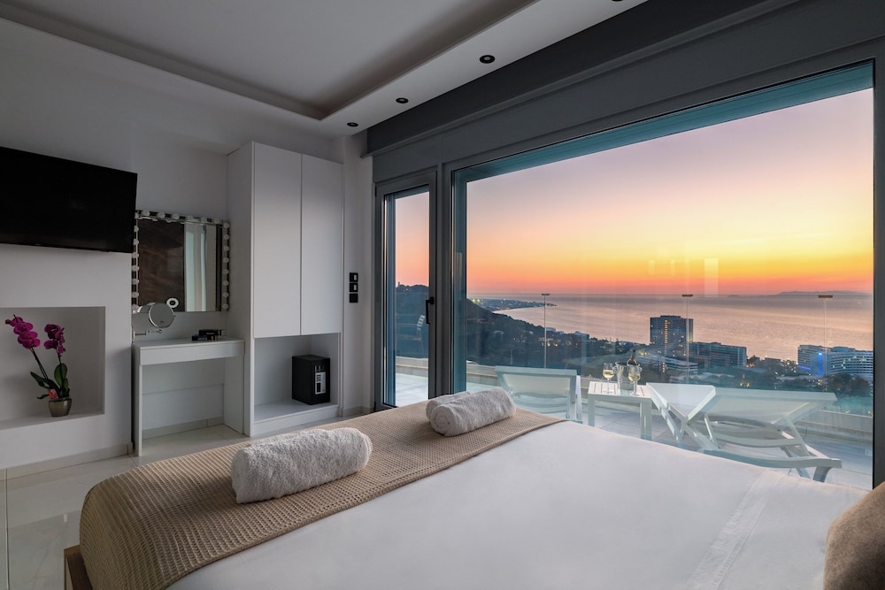 Skyline Suites 6/50
