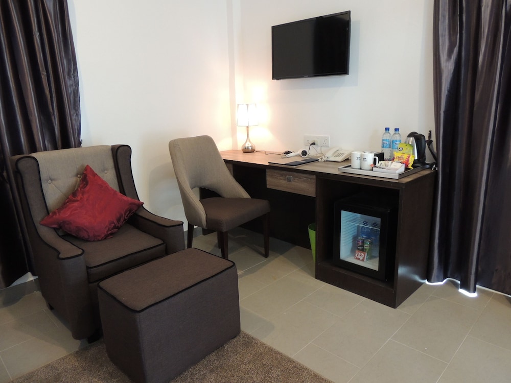 Royal Agate Beach Resort 41/64