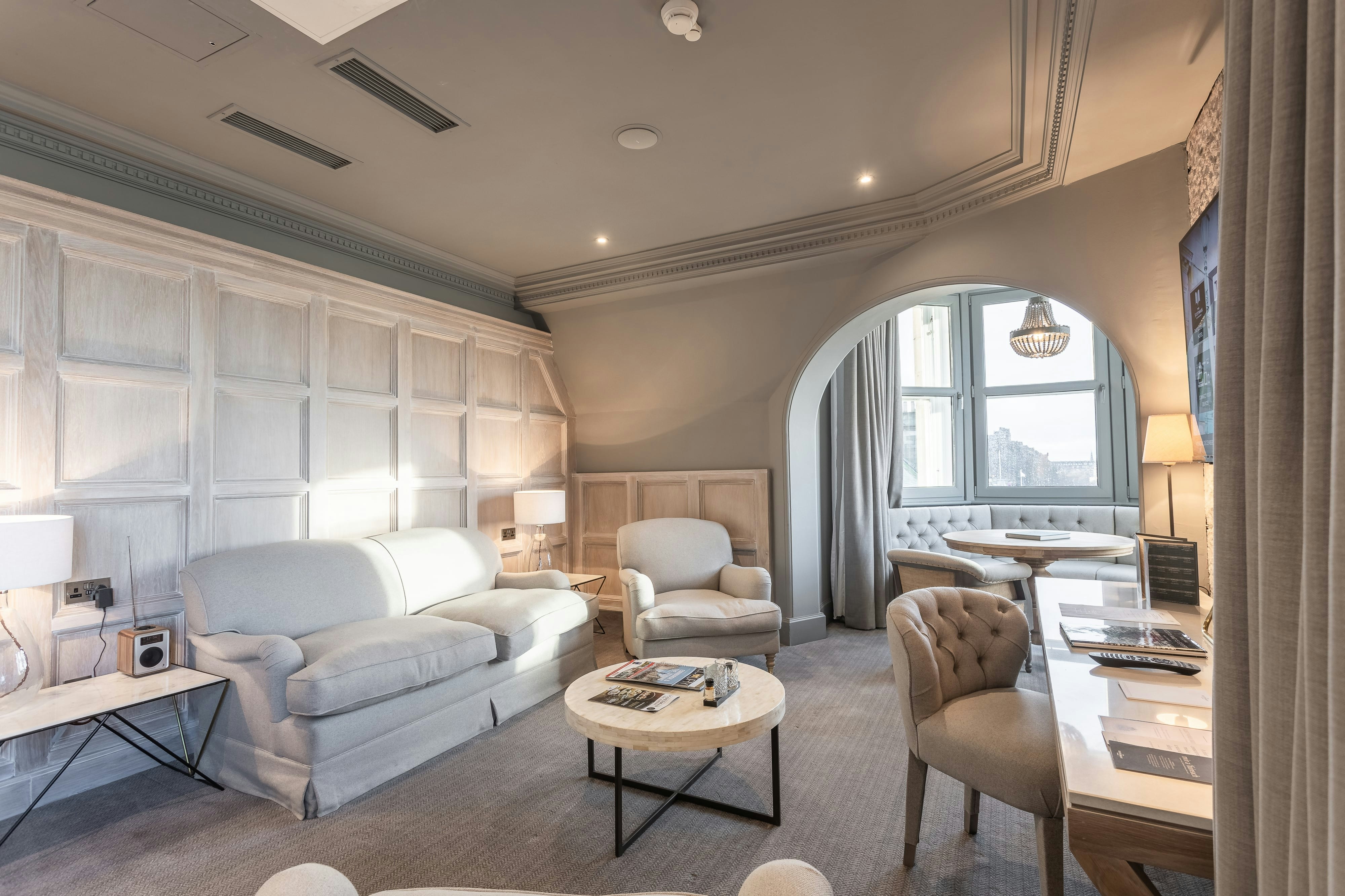 Scotsman Hotel 23/50