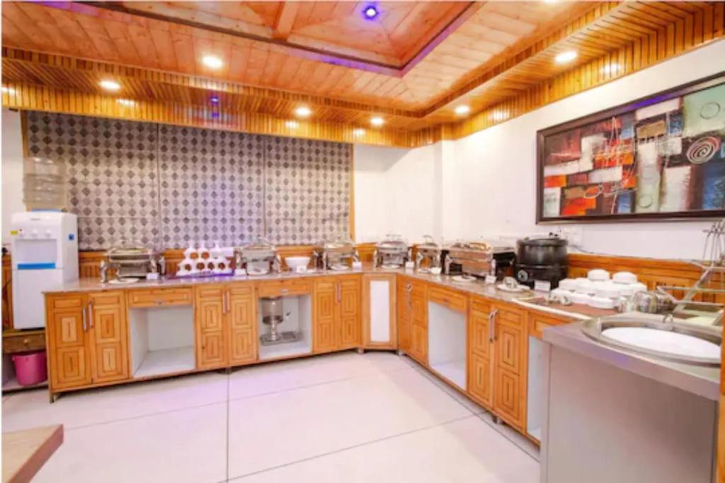 HOTEL HIMGIRI 10/50