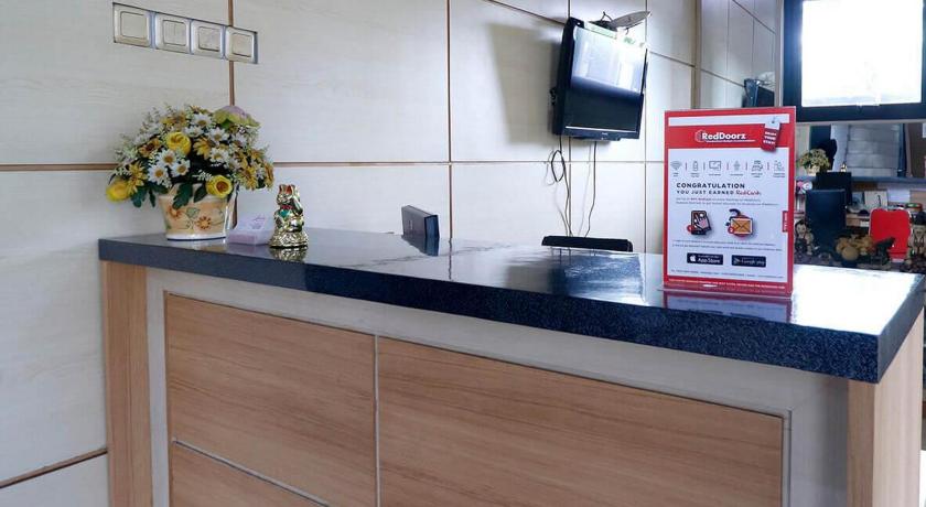 Reddoorz Plus Near Undip Tembalang 11/47