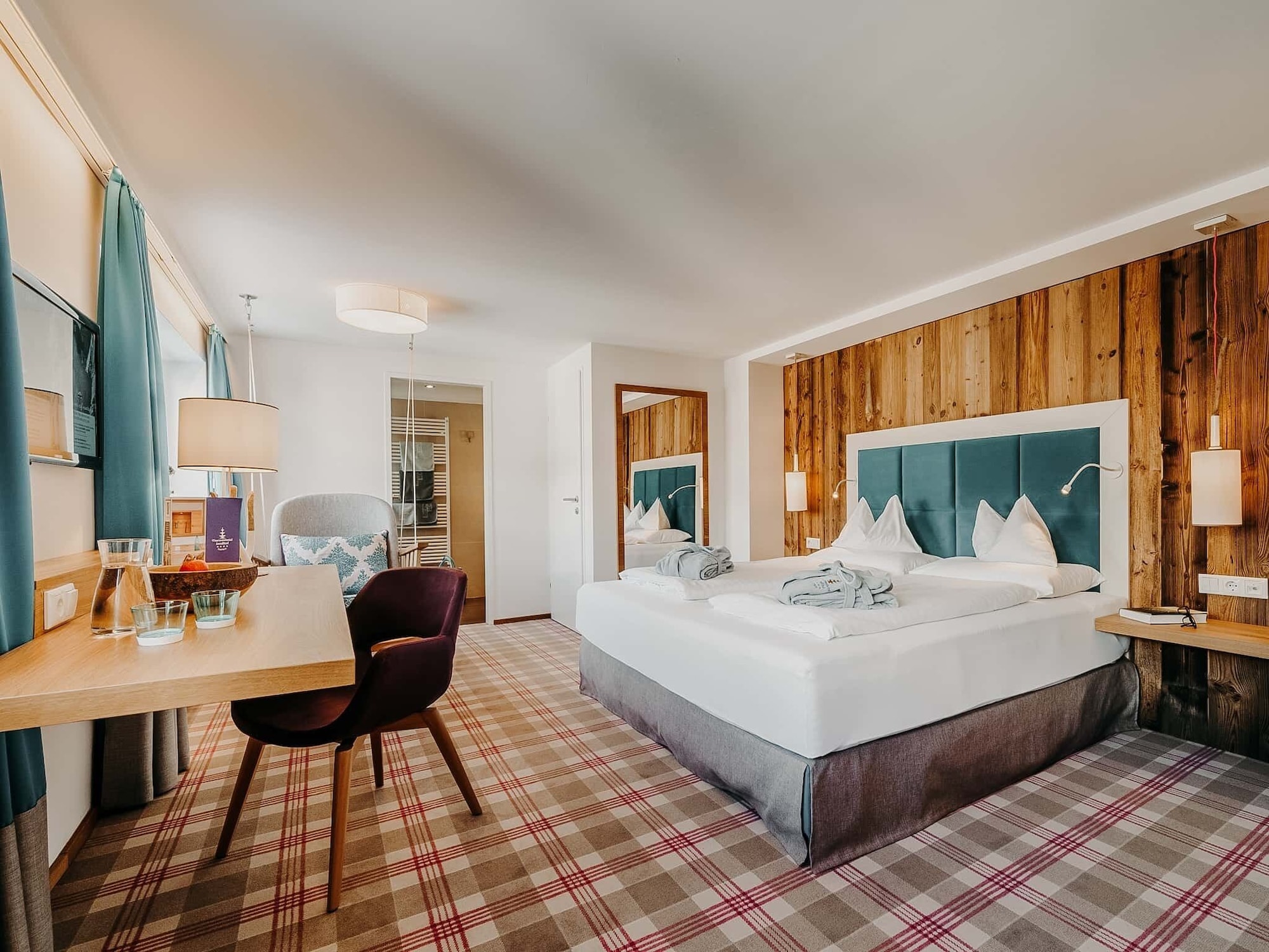 Premium, Double Bed, Mountain View, Balcony