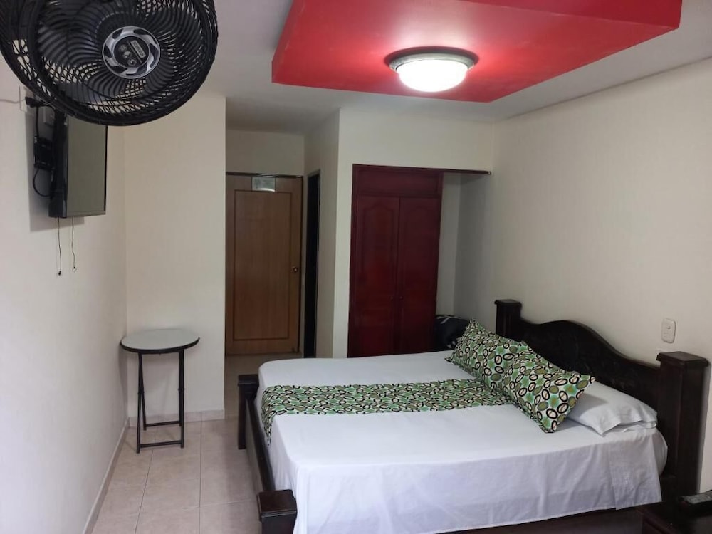 Hotel Los Tunjos 41/56