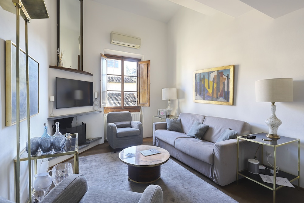 Borgo Tegolaio Terrace 16/28