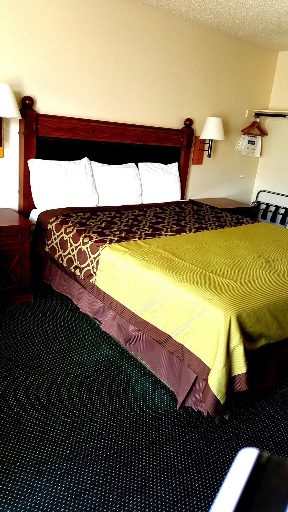 غرفة بسريرين كينج، Travelodge by Wyndham Indio 3/3
