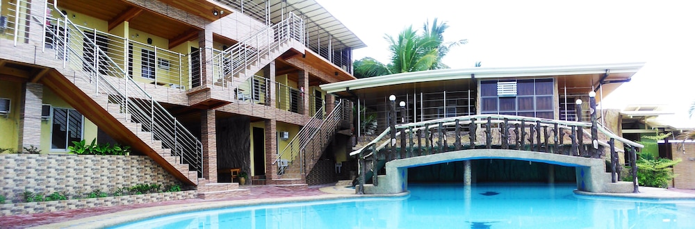 Ging-Ging Hotel & Resort 11/70