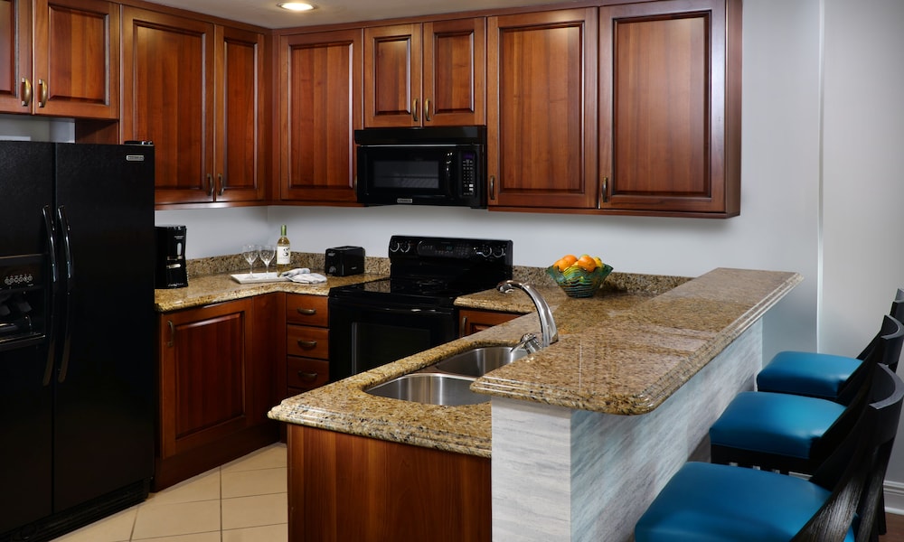 Naples Bay Resort 52/72