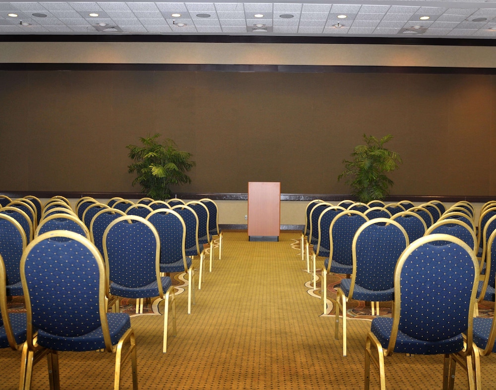 DoubleTree by Hilton Hotel Tucson - Reid Park 54/56