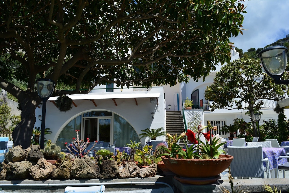 Maronti Hotel 2/55
