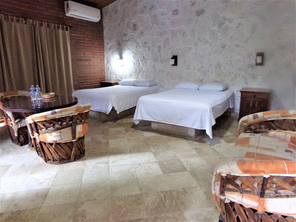 Hotel Casa del Lirio 12/46